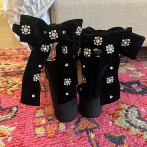 Nicola Bathie x Antonio Melani Lila bow heels